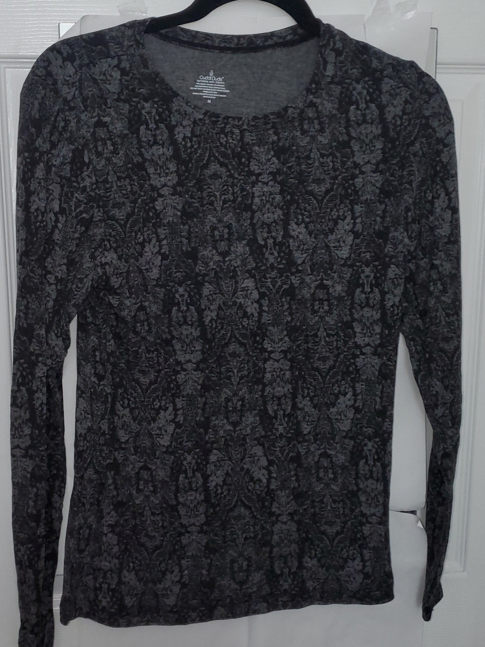 Cuddl Duds Women's Black & Gray Long Sleeve Top